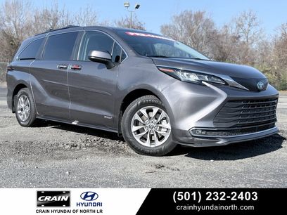 Used 2021 Toyota Sienna XLE