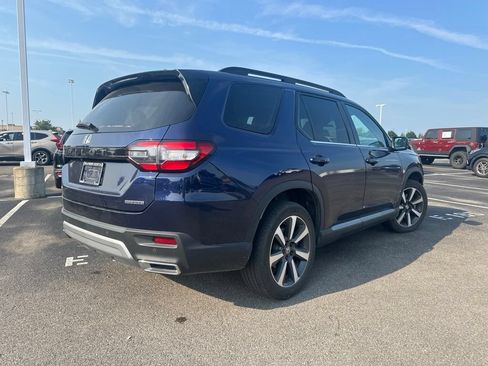 Used 2023 Honda Pilot Touring image 13