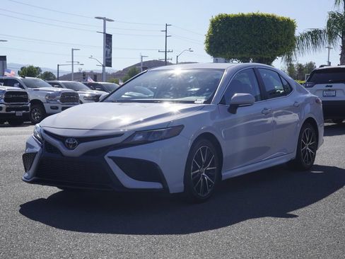 Used 2024 Toyota Camry SE FWD image 8