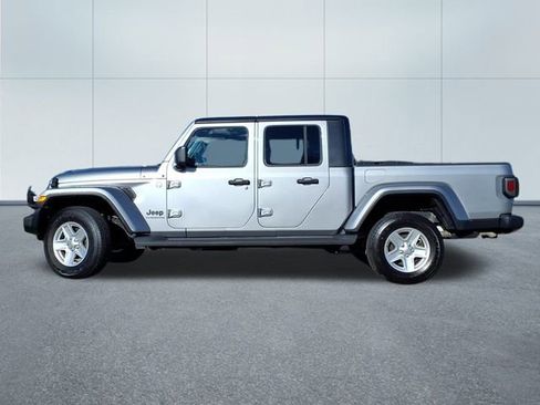 Used 2021 Jeep Gladiator Sport image 2