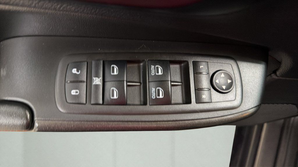 Used 2021 Jeep Cherokee Trailhawk w/ Trailer Tow Group AWD/4WD image 18