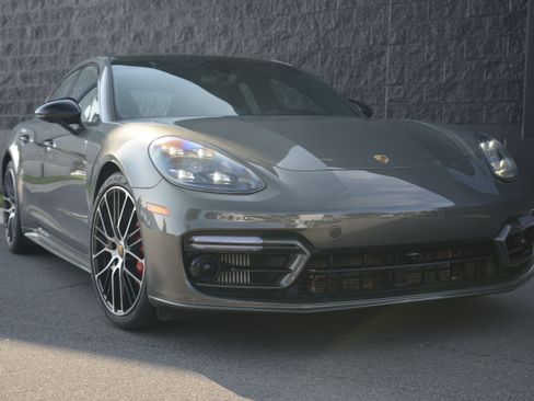 Certified 2023 Porsche Panamera GTS AWD/4WD image 9