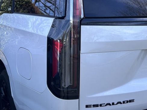 Used 2023 Cadillac Escalade Sport Platinum w/ LPO, ONYX Package image 9