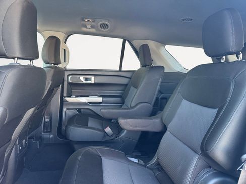 Used 2024 Ford Explorer XLT image 13