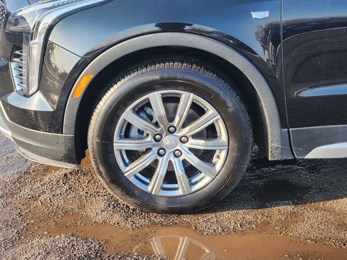 Used 2023 Cadillac XT4 Premium Luxury image 12