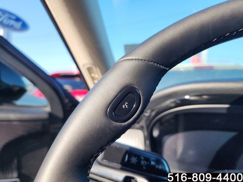 Used 2023 Lincoln Corsair AWD w/ Equipment Group 101A image 16