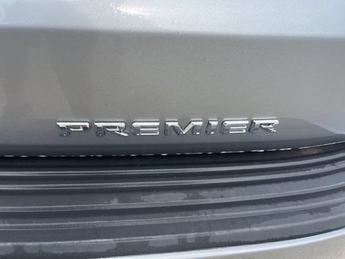 Used 2025 Chevrolet Tahoe Premier RWD image 9