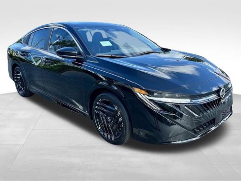 New 2026 Nissan Sentra SR w/ Floor Mat Package FWD image 3