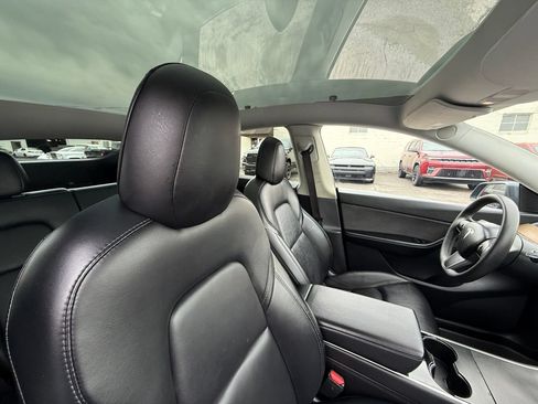 Used 2021 Tesla Model Y Long Range AWD/4WD image 5