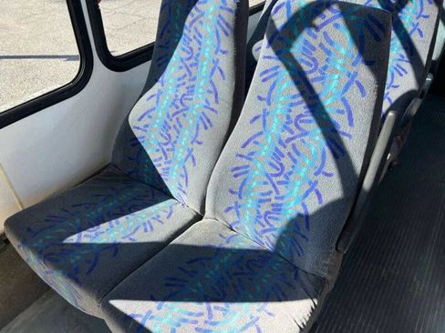 Used 2006 Ford E-350 and Econoline 350 Super Duty image 45