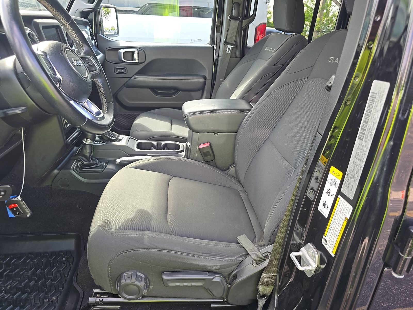Used 2019 Jeep Wrangler Unlimited Sahara AWD/4WD image 11