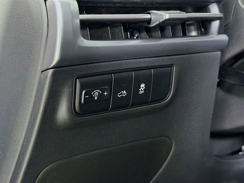 Used 2025 Hyundai Santa Cruz SE image 12