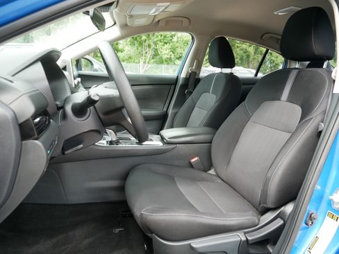 Certified 2024 Nissan Sentra SV FWD image 32