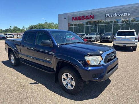 Used 2013 Toyota Tacoma 4x4 Double Cab image 2