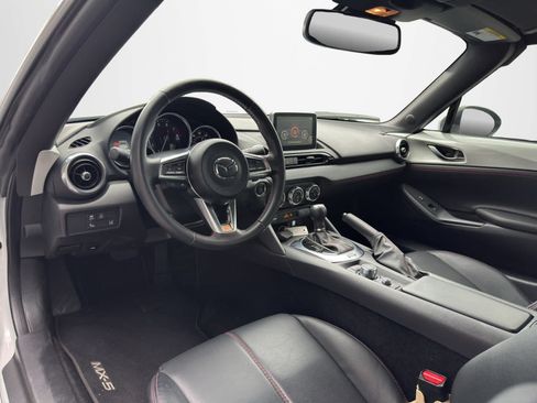 Used 2017 MAZDA MX-5 Miata RF Grand Touring RWD image 9
