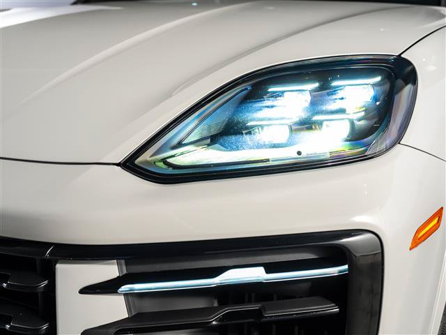 Certified 2025 Porsche Cayenne Coupe AWD/4WD image 12