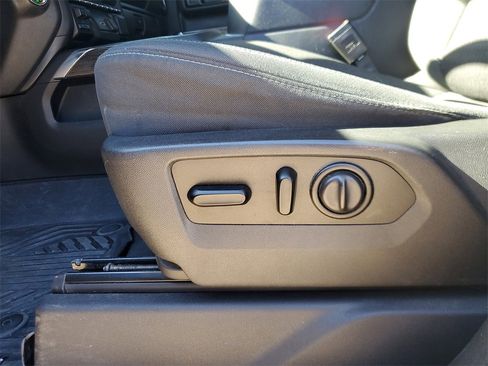 Used 2021 Chevrolet Silverado 1500 LT Trail Boss w/ Convenience Package II image 16