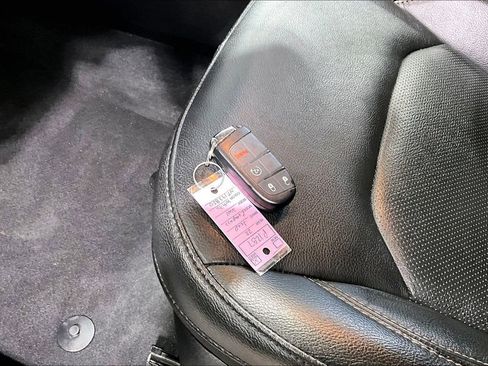 Used 2022 Jeep Compass Limited image 10