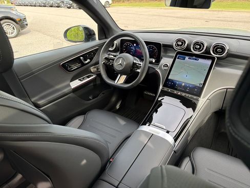 Used 2026 Mercedes-Benz GLC 300 image 26