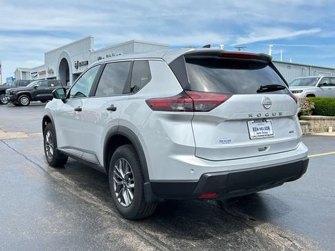 Used 2025 Nissan Rogue S AWD/4WD image 3