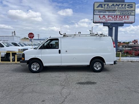 Used 2014 Chevrolet Express 2500 RWD image 2