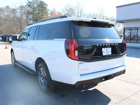 Certified 2025 Ford Expedition Max Active image 8
