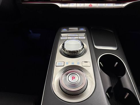 Used 2024 Genesis GV70 2.5T w/ Advanced Package image 22