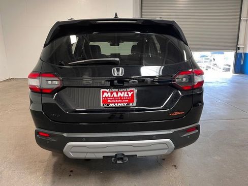 Used 2023 Honda Pilot TrailSport image 4