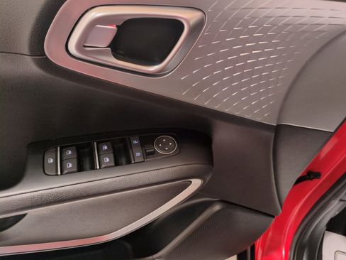 Certified 2024 Kia Soul LX FWD image 17