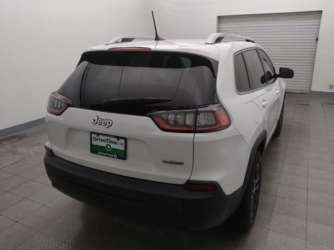 Used 2019 Jeep Cherokee Latitude Plus w/ Comfort/Convenience Group FWD image 7