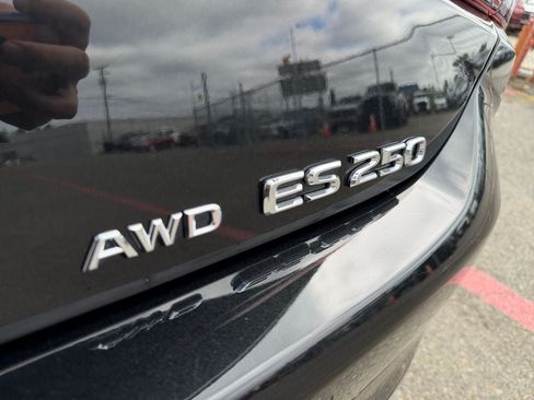Used 2023 Lexus ES 250 w/ Premium Package AWD/4WD image 34