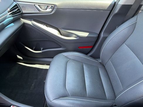 Used 2020 Hyundai Ioniq Limited FWD image 12