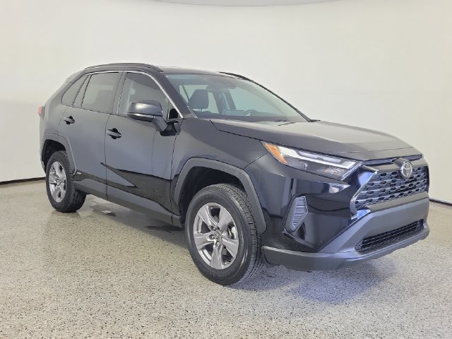 Used 2025 Toyota RAV4 LE AWD/4WD image 4