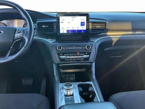 Used 2020 Ford Explorer XLT image 6
