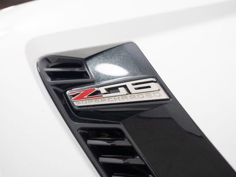 Used 2016 Chevrolet Corvette Z06 w/ 2LZ Preferred Equipment Group RWD image 25