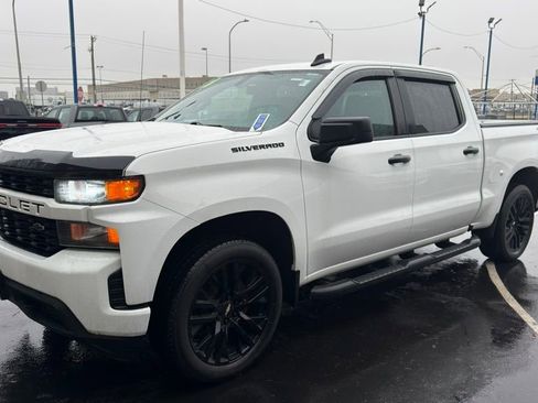 Used 2020 Chevrolet Silverado 1500 Custom w/ Custom Value Package image 6