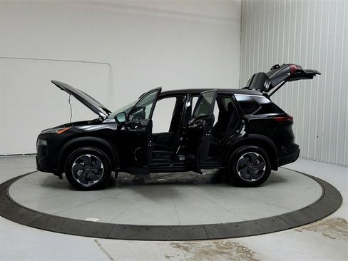 New 2025 Nissan Rogue SV image 12