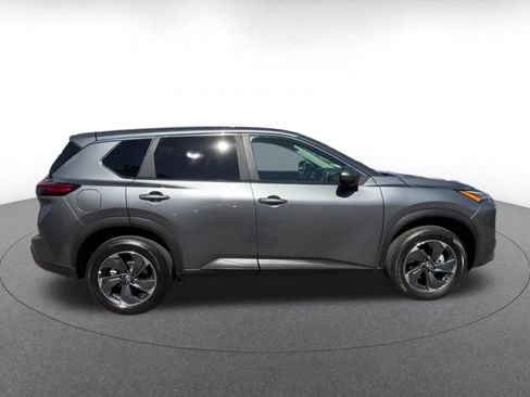 Used 2025 Nissan Rogue SV FWD image 16
