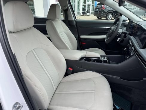 Used 2025 Hyundai Sonata SEL FWD image 11