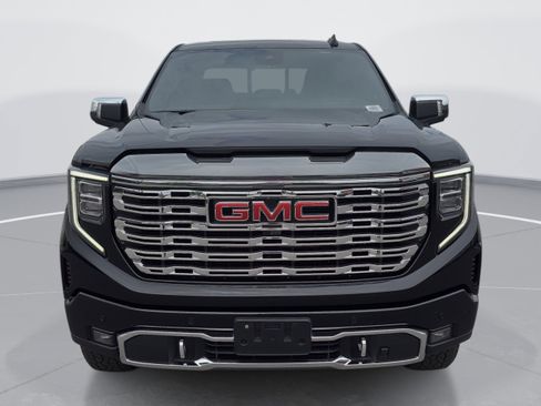 Used 2023 GMC Sierra 1500 Denali w/ Denali Reserve Package AWD/4WD image 8