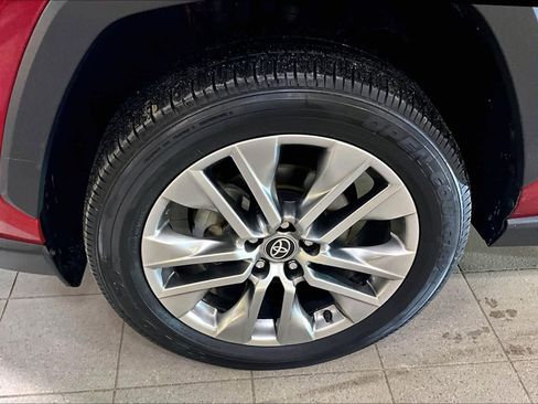 Used 2023 Toyota RAV4 XLE Premium image 7