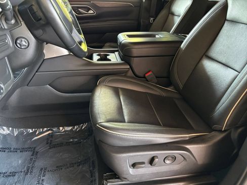 Used 2023 Chevrolet Suburban Premier RWD image 30