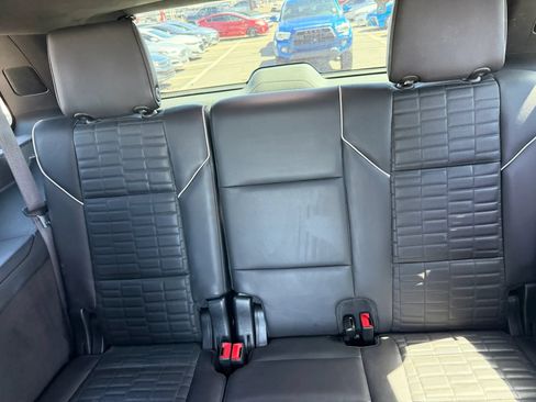 Used 2023 Cadillac Escalade Sport Platinum w/ LPO, ONYX Package AWD/4WD image 22