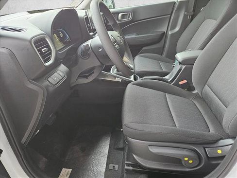 New 2026 Hyundai Venue SE image 4