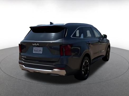 Used 2024 Kia Sorento S FWD image 12