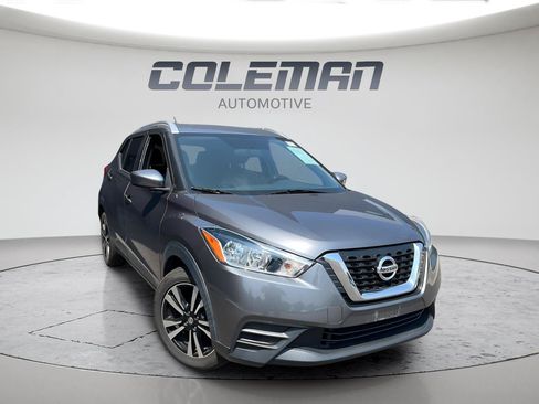 Used 2019 Nissan Kicks SV FWD image 3