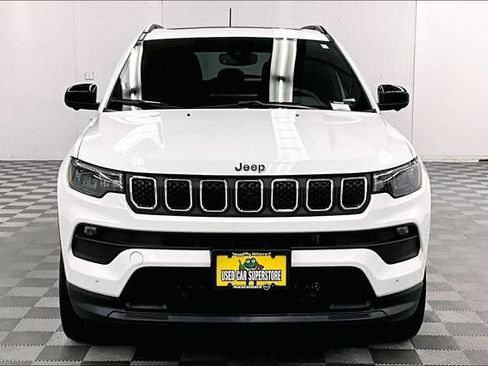 Used 2023 Jeep Compass Latitude w/ Sun and Sound Group AWD/4WD image 4