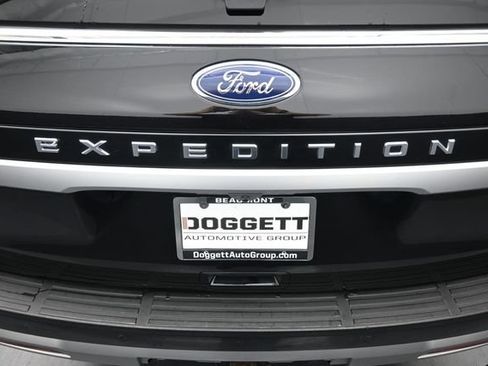 Used 2023 Ford Expedition XLT RWD image 28