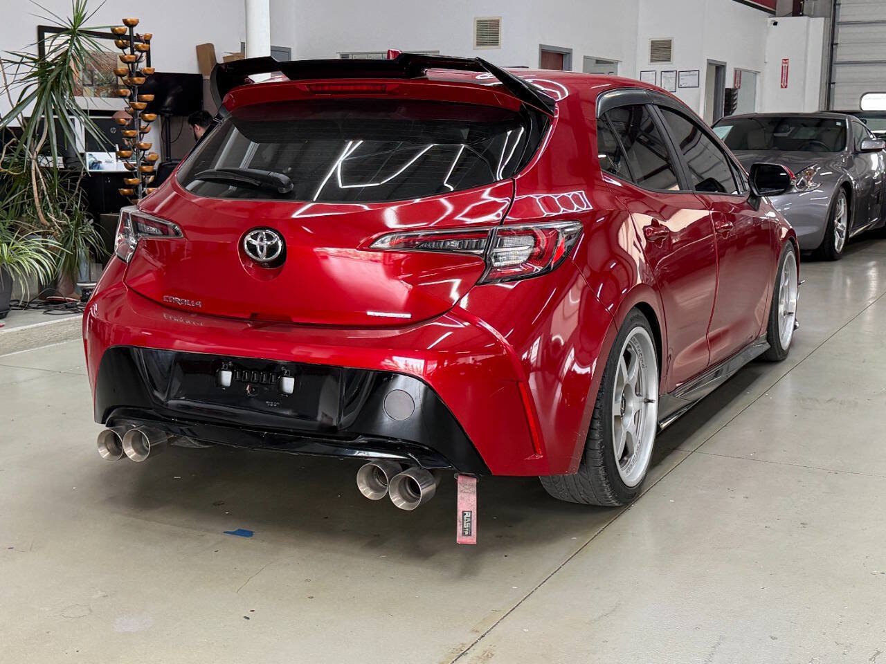 Used 2021 Toyota Corolla SE w/ Special Edition FWD image 2