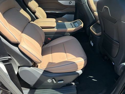 New 2027 Lincoln Navigator L Black Label AWD/4WD image 16